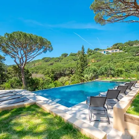 Holiday home Wonderful Views From Every Window Which Embrace The Whole Poets Gulf